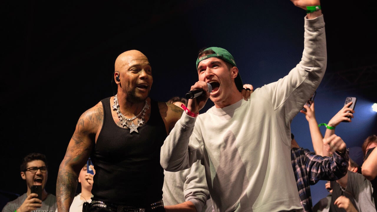 Flo Rida gives student the mic on stage to sing