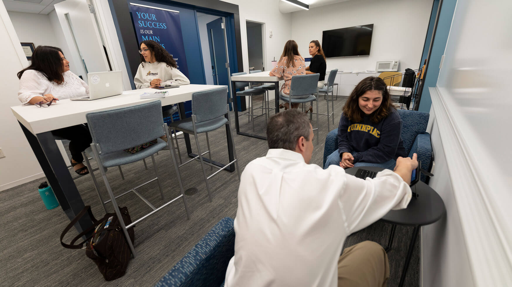 Students participate in advising session in the College of Arts and Sciences.